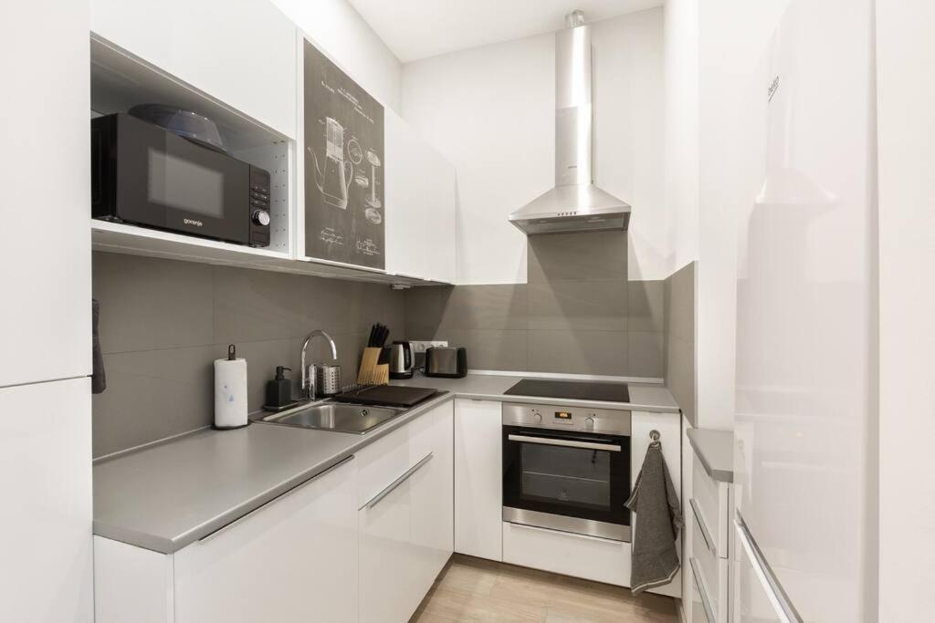 Budapest & Coffee Apt By Nw Bagian luar foto
